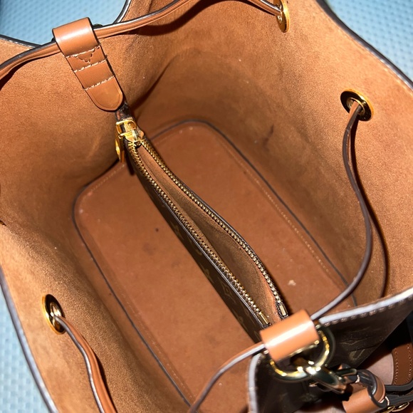 LOUIS VUITTON Neonoe MM Monogram Canvas Shoulder Bag - Picture 5 of 10